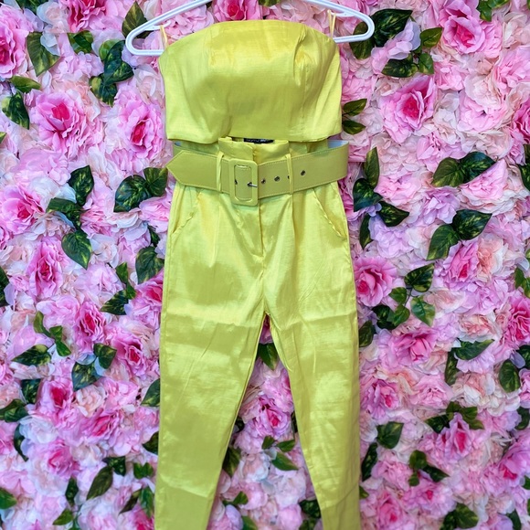 Fashion Nova - Julie Belted Pantsuit in yellow - Picture 2 of 2